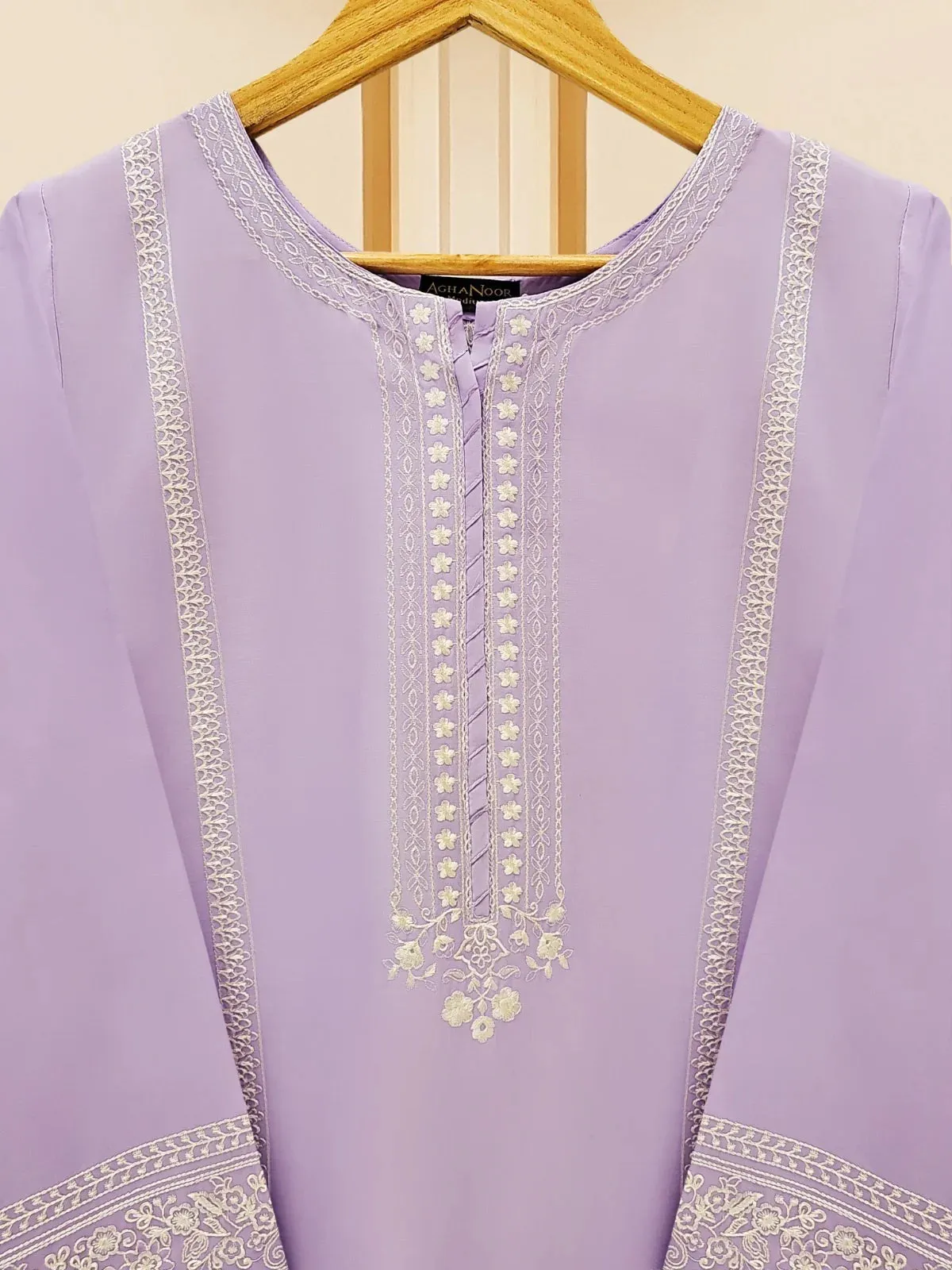 Agha Noor Lilac Embroidered Lawn 3-Piece Suit