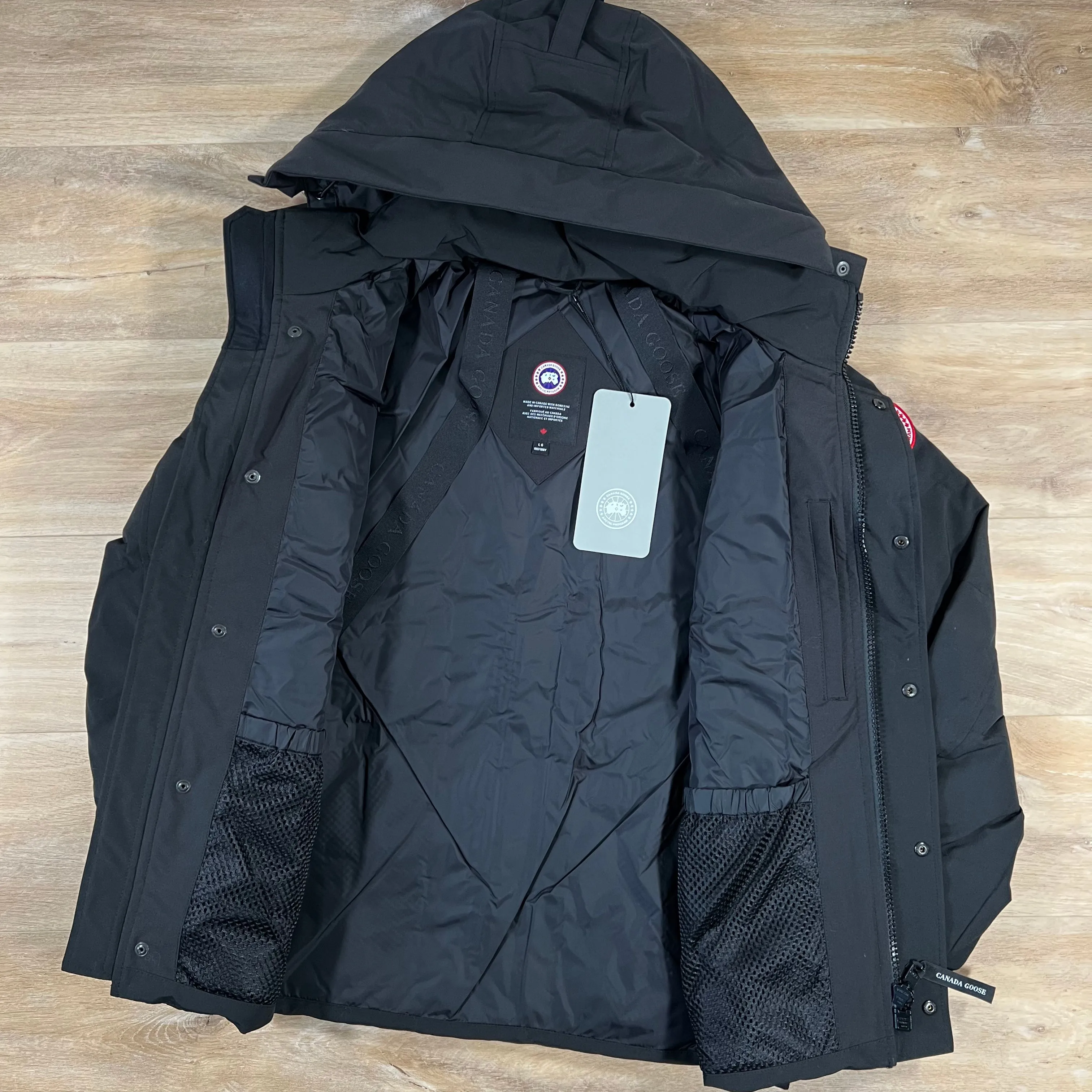 Canada Goose Wyndham Parka in Black