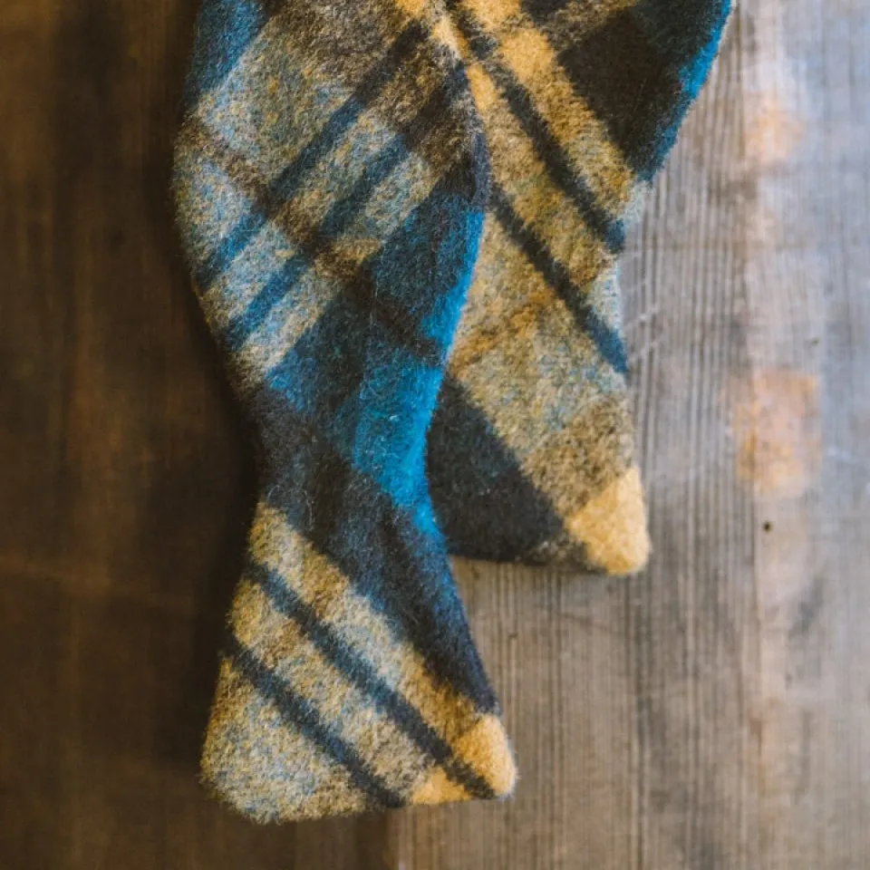 True Plaid Wool Bow Tie | Classic